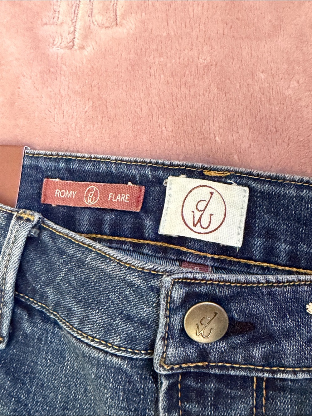 Driftwood Romy Flare jeans NWT - Picture 4 of 13